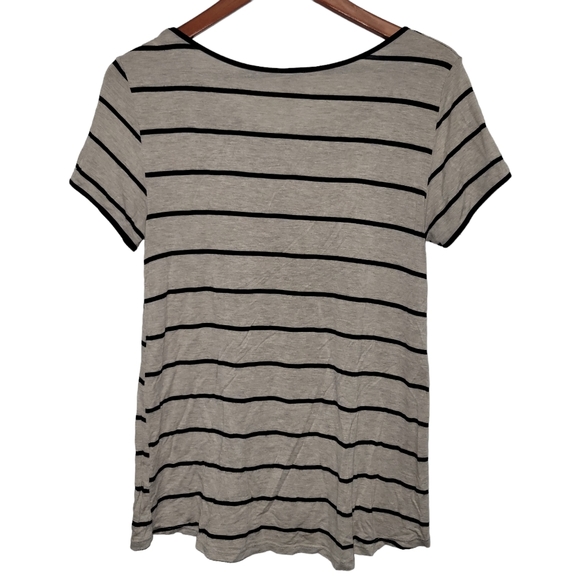 Cover Stitched Women's Top. Size Small.  Excellent Condition Pre-owned. - Picture 5 of 7